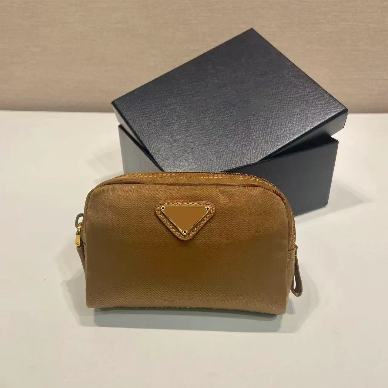 Designer Cosmetic Metal Label Brand Storage Bag Multifunctional Makeup Brush Large Capacity Lightweight With Zipper Multi Colors