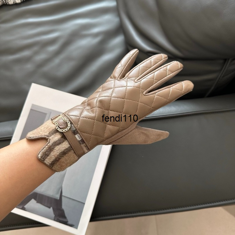 Five Fingers Gloves Leather Gloves Luxury Mens and Womens Designer Gloves Winter Warm Fashion Leather Glove Brand Letters Gloves Outdoor Gloves New Year Gifts