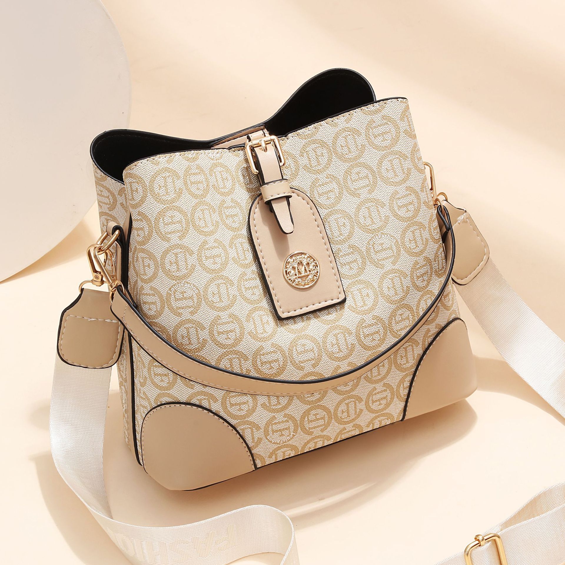 2026 Women's Fashion Bag Shoulder Bag Jacket Bag Designer Minimalist Bag Small Handbag Jacket Bag Classic Bucket Bag Letter Bag