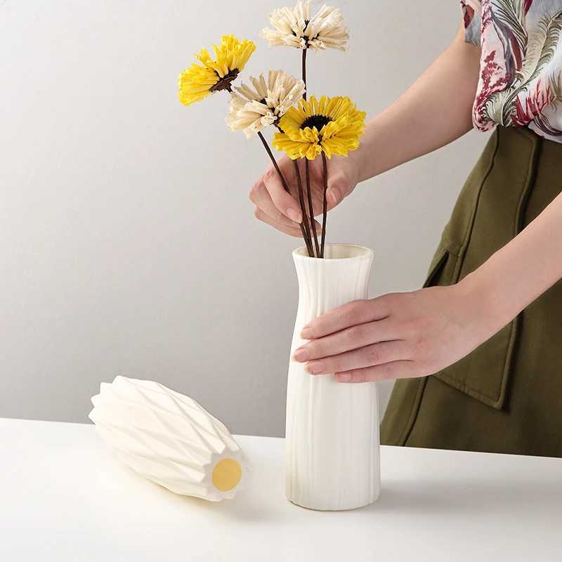 He Nordic Plastic Vase Simple Small Fresh Flower Pot Storage Bottle for Flowers Living Ro Modern He Decoration Ornaments H251204