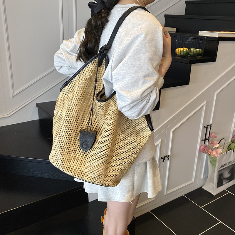 Large Capacity Woven Tote for Women 2025 Summer New Trendy Versatile Commuter Underarm Niche Design Shoulder Bag