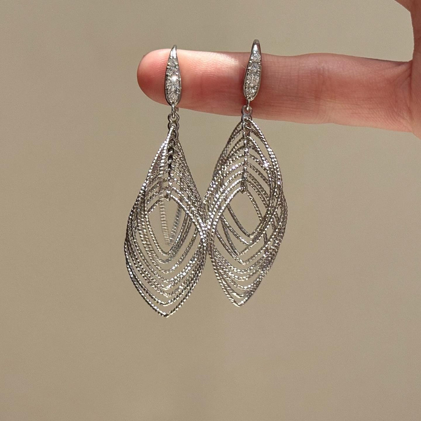 Metal Zircon Oval Hollow Ear Hook Minimalist Style Personality Trend Versatile Light Luxury High-end Feel Earrings for Women - view 4