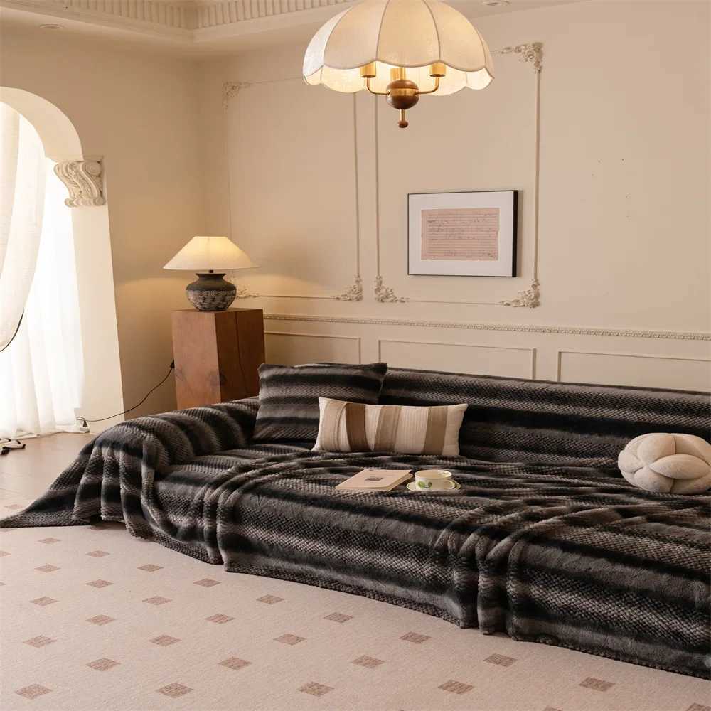 French Style Sofa Cover Light Luxury Half-side Velvet Sofa Cushion Autumn and Winter Ins Advanced Sense One-piece Sofa Towel M251204 - view 6