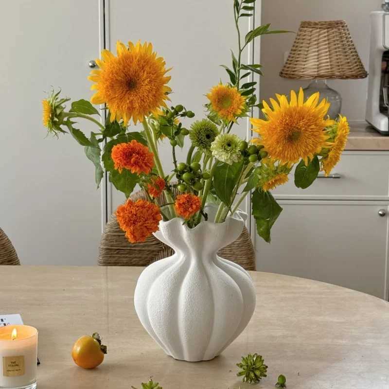 Ceramic Vase Hand Rough Fold Ceramic Bottle Flower Vase Floral Arrangement Accessories Flower Pot He Decoration Accessoires H251204