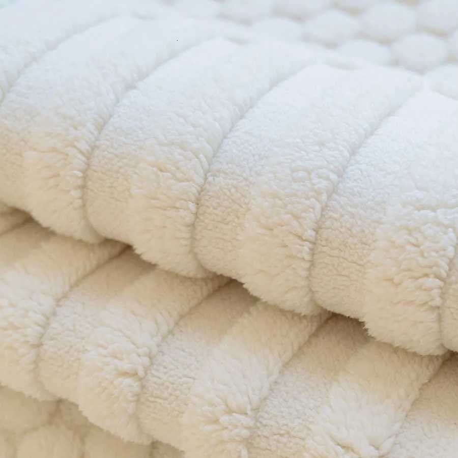 Cream Thicken Tuffed Fleece Sofa Cover for Cozy Winter Warmth Living Room Furniture Decor Couch Cushion Slipcovers Sofa Towel M251204 - view 3