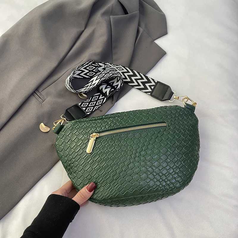 Woven pattern Waist Bag Ladies Fanny Pack High Quality Chest Bag Fashion Shoulder Bag Female Belt Purses Designer Crossbody BagsT251204