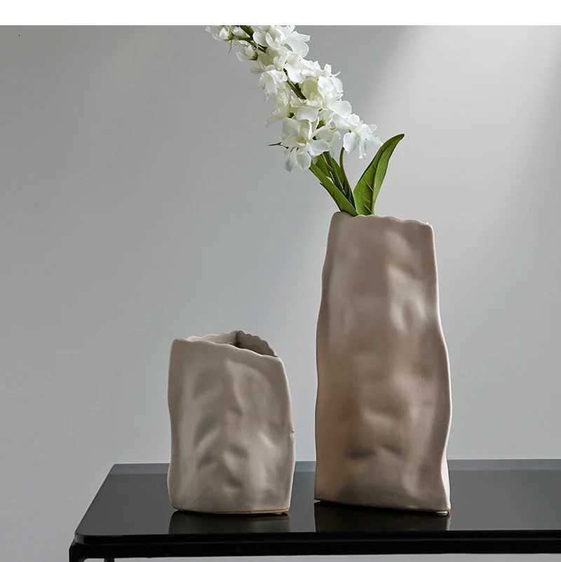 Irregar Pleated Art Ceramic Vase Handmade Porcelain Ornaments Flower Arrangement Coordination He Decoration H251204
