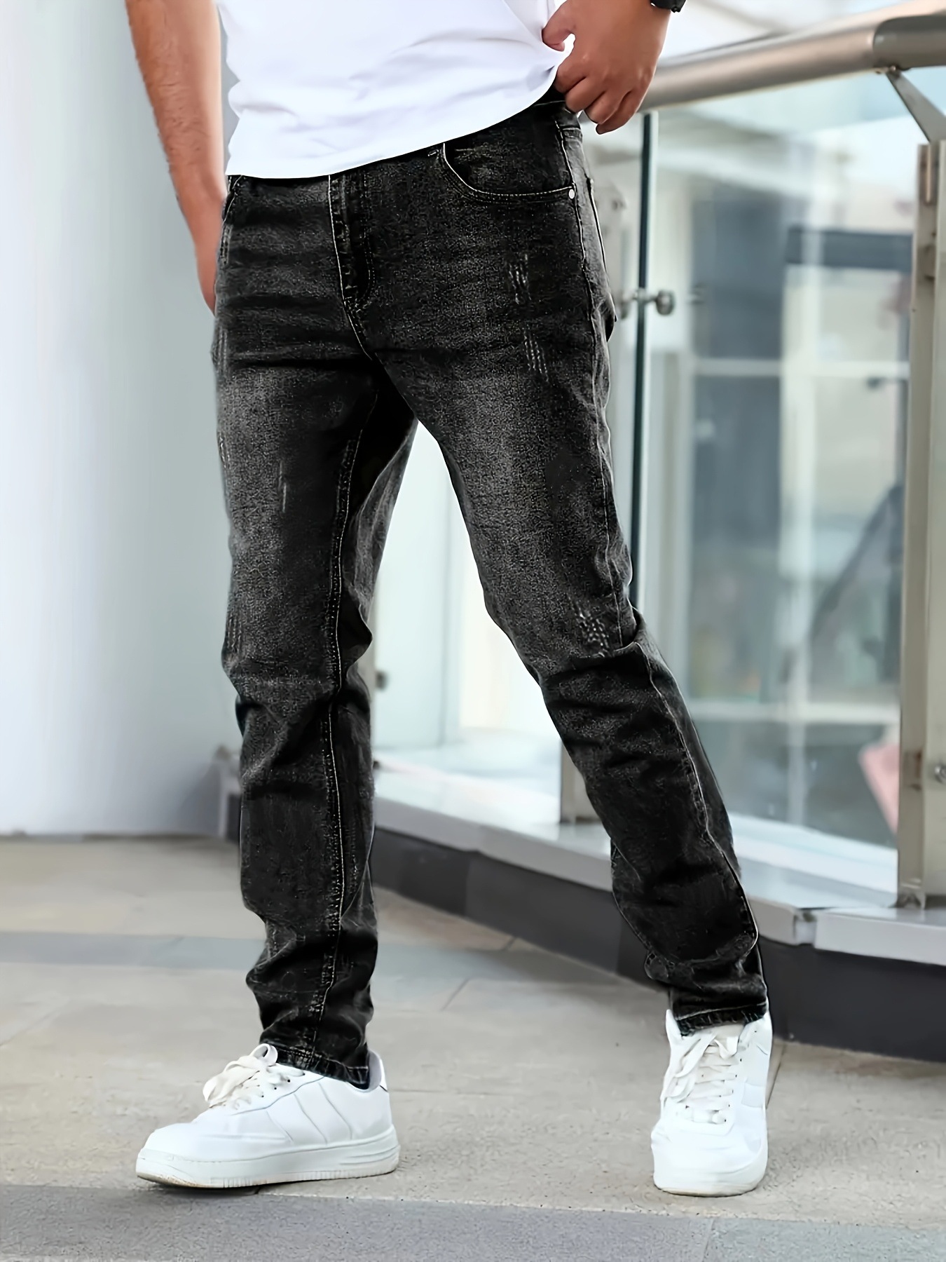 European and American cross-border men's fashion jeans are suitable for wearing all year round elastic simple multi-process and form-fitting blue