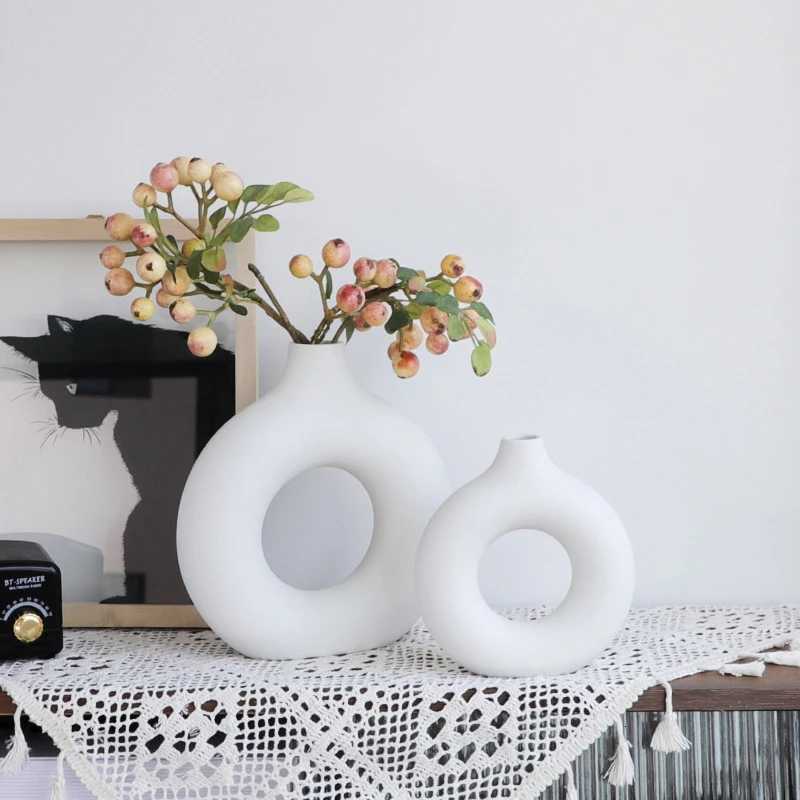 Nordic Plastic Flower Bottle Modern Style Circar Hollow Imitation Ceramic Fashion Living Ro He Off Desktop Decoration H251204