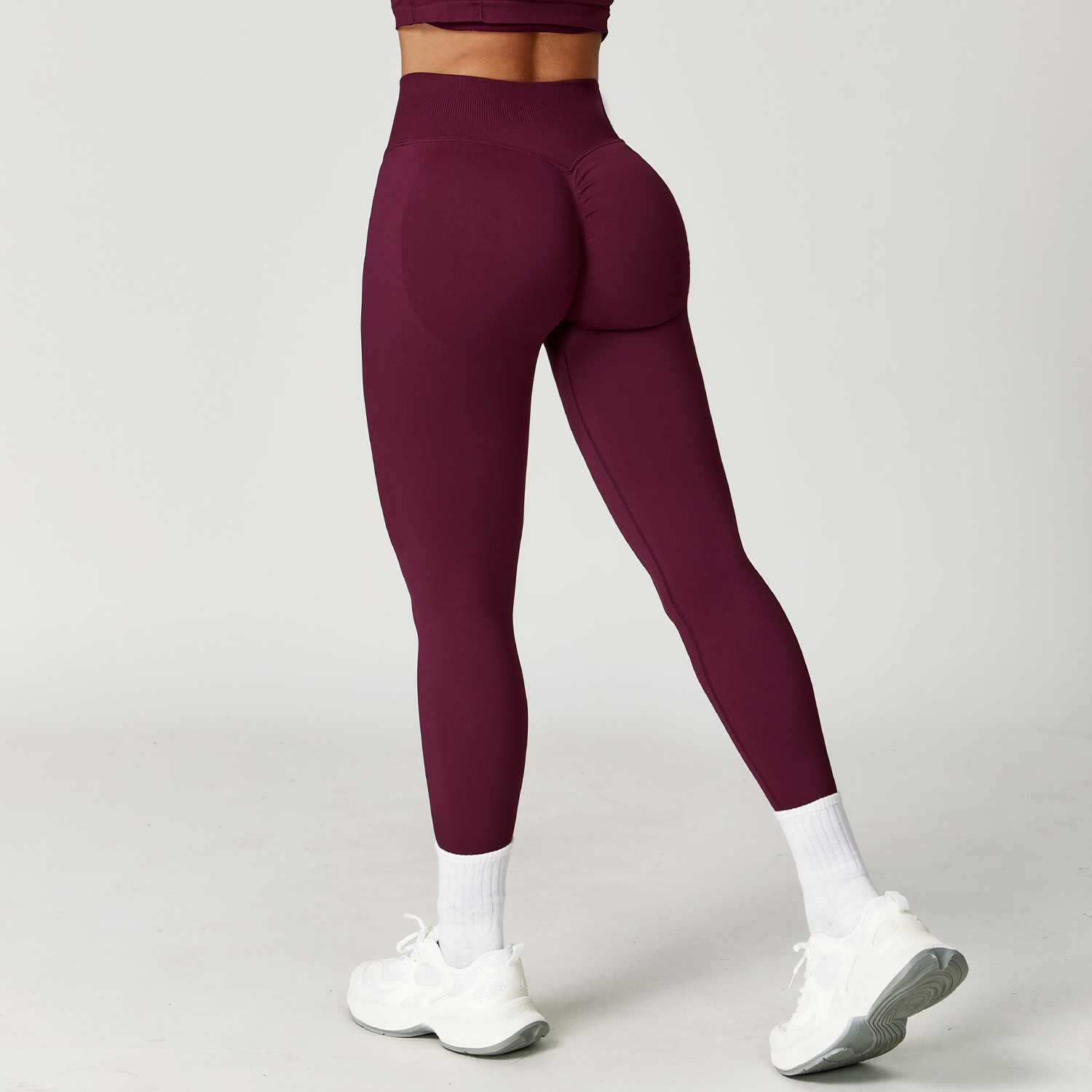European and American peach hip seamless waist-cinching yoga pants for women to wear outside for running and fitness dry-fit exercise pants L251204