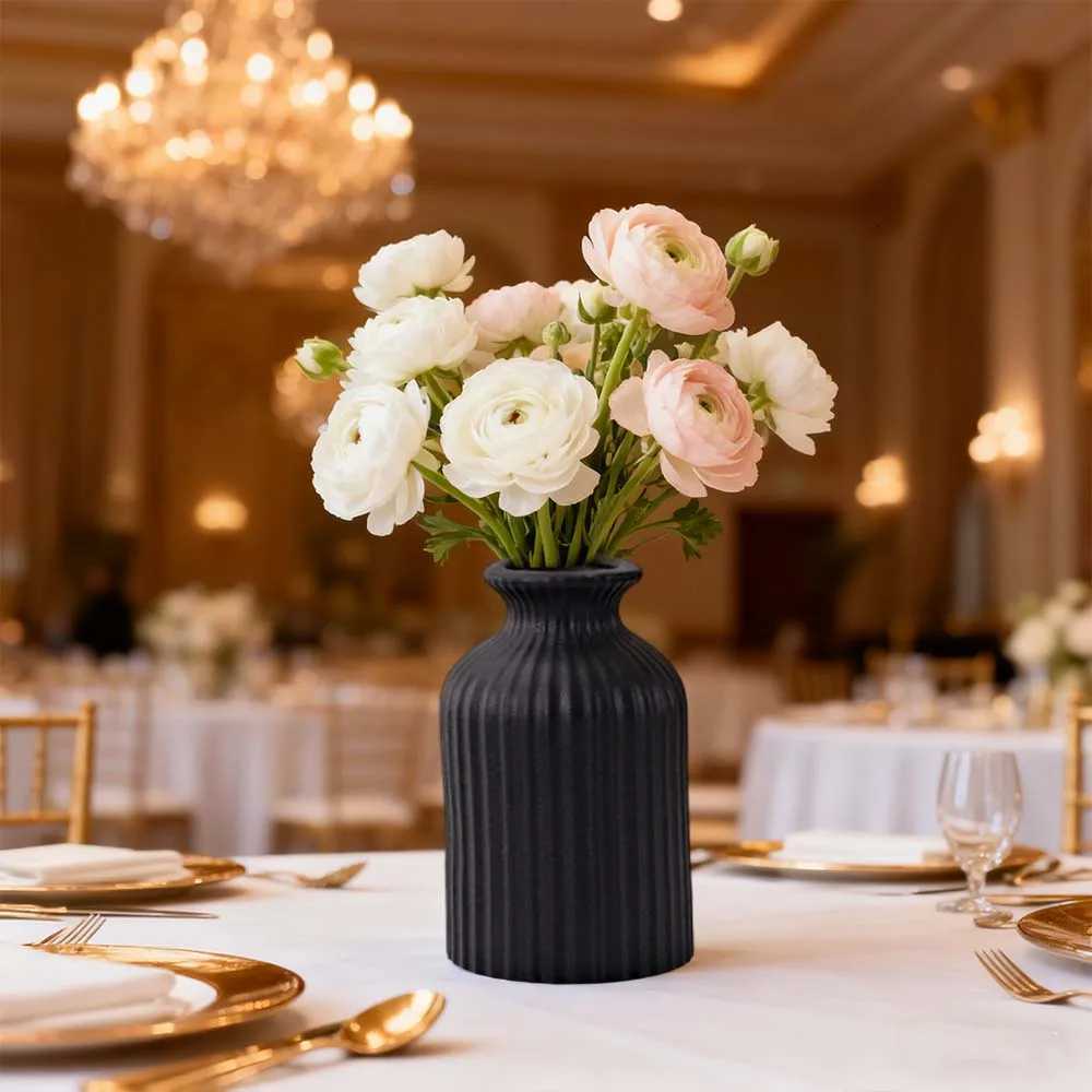 1PC Black Ceramic Vase Flower Ceramic for Flowers Small Vase for Off and Living Ro He Decoration Ceramic Vase jarrones H251204