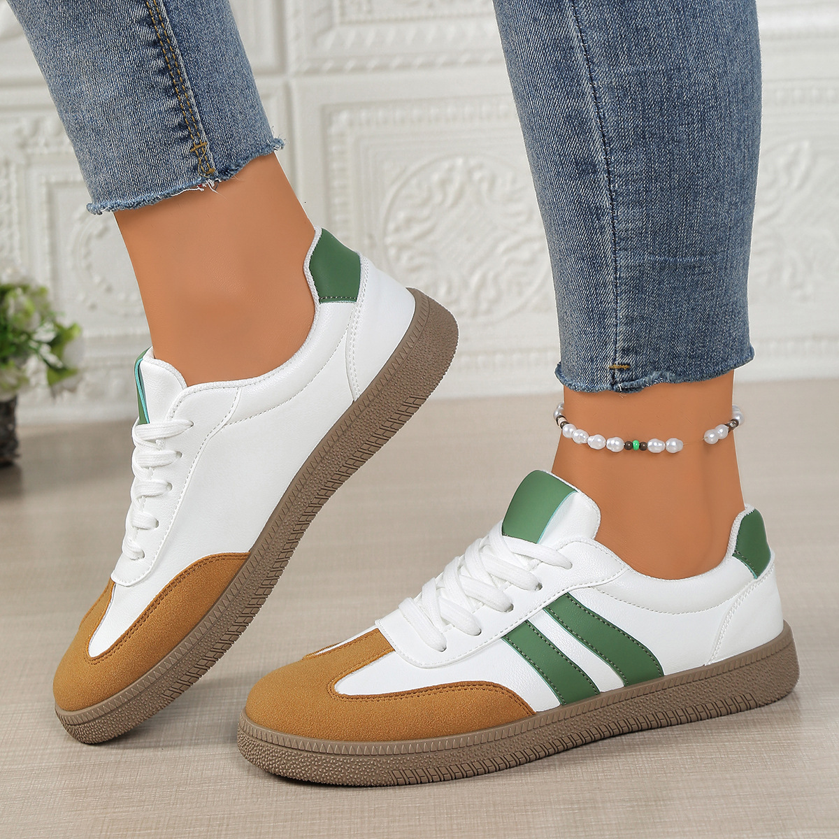 Free Shipping 2025 New Fashion design Sneakers for Women Large Size Lightweight Comfortable Breathable Flat Casual Shoes