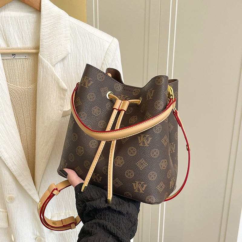 2026 Women's Fashion Bag Shoulder Bag Jacket Bag Designer Minimalist Bag Small Handbag Jacket Bag Classic Bucket Bag Letter Bag