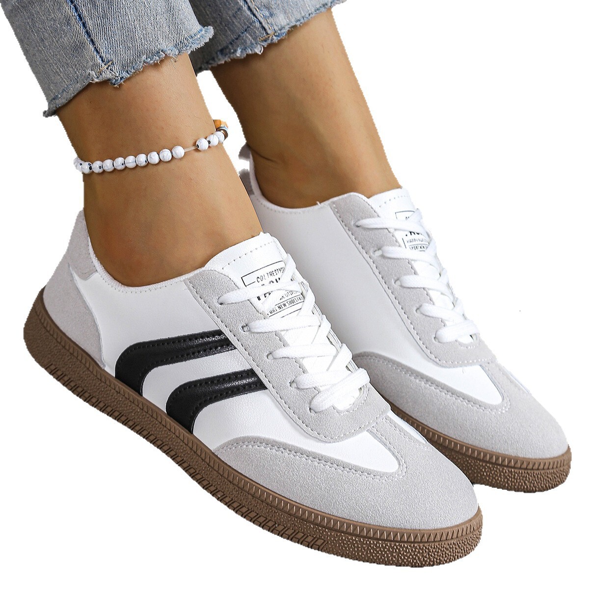 Free Shipping 2025 New Fashion design Sneakers for Women Large Size Lightweight Comfortable Breathable Flat Casual Shoes