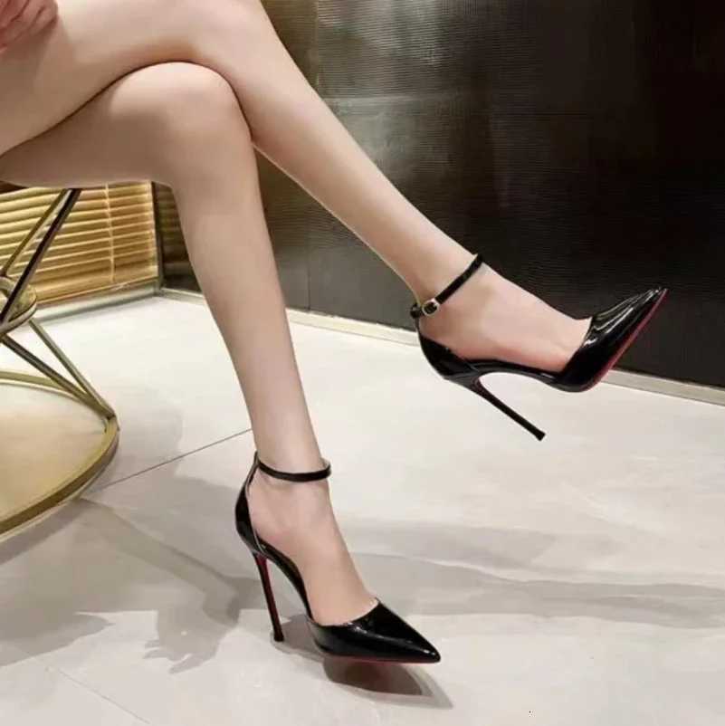 2025 new thin with a line with black high heels shallow mouth pointed patent leather temperament Versatile hollow womens shoes H251204