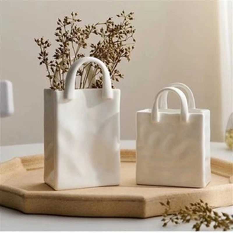 Ceramic Vase Wrinkled Paper Bag Design White Minimalist Modern Luxury Ungla Porcelain He Decor Gift For Living Ro Bedro H251204