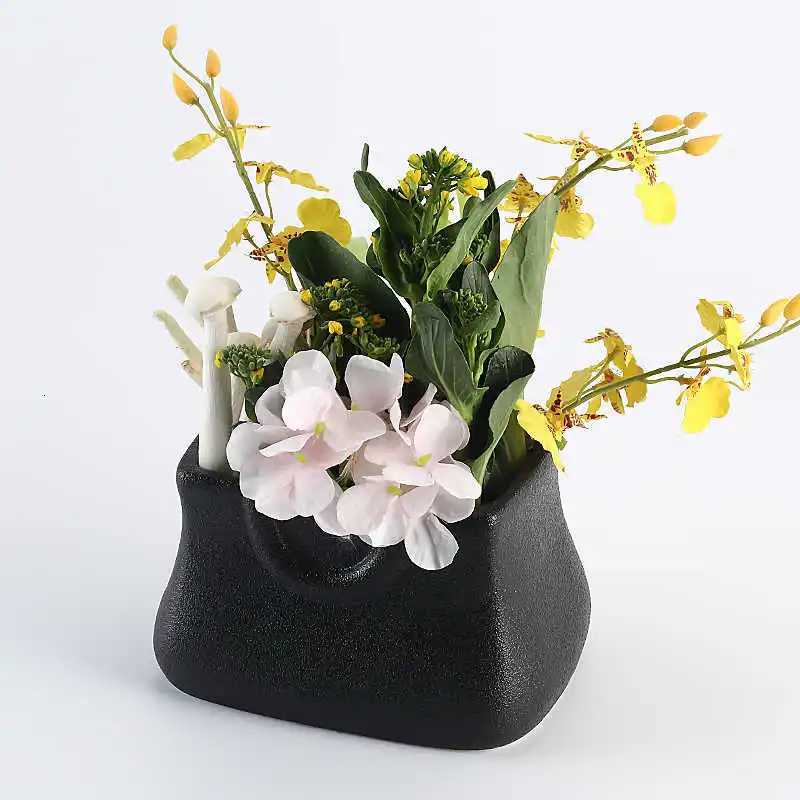 Nordic Luxury Handbag Vase Flower Boxs Ceramic Bag Shaped Flower Pot Flower Container Wedding Vntines Day Wall Hanging Decor H251204