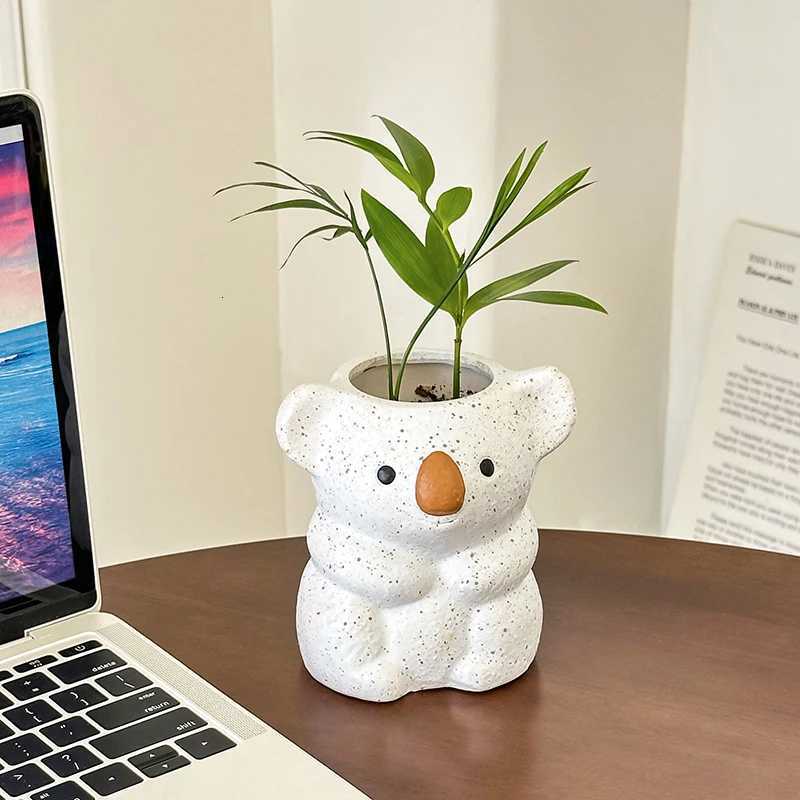 Cartoon Cute Koala Vase Resin Flower Pot Mini Bonsai Succent Plant Pot Desktop He Gardening Decoration H251204