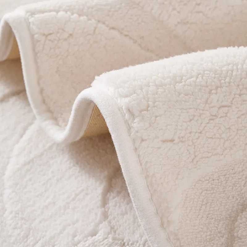 1pcs Winter Warm Sofa Cushion Thicked Non-Slip Anti-Cat Scratch Sofa Cover Dustproof Machine Washable Seat Pad M251204 - view 6