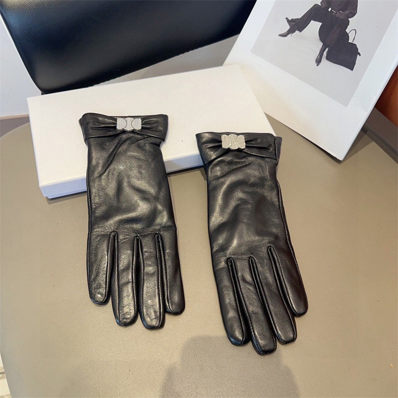 Five Fingers Gloves Women Leather Gloves Designer Glove Winter Outdoor Warm Mittens Classic Letter Glove Fashionable Street Gloves