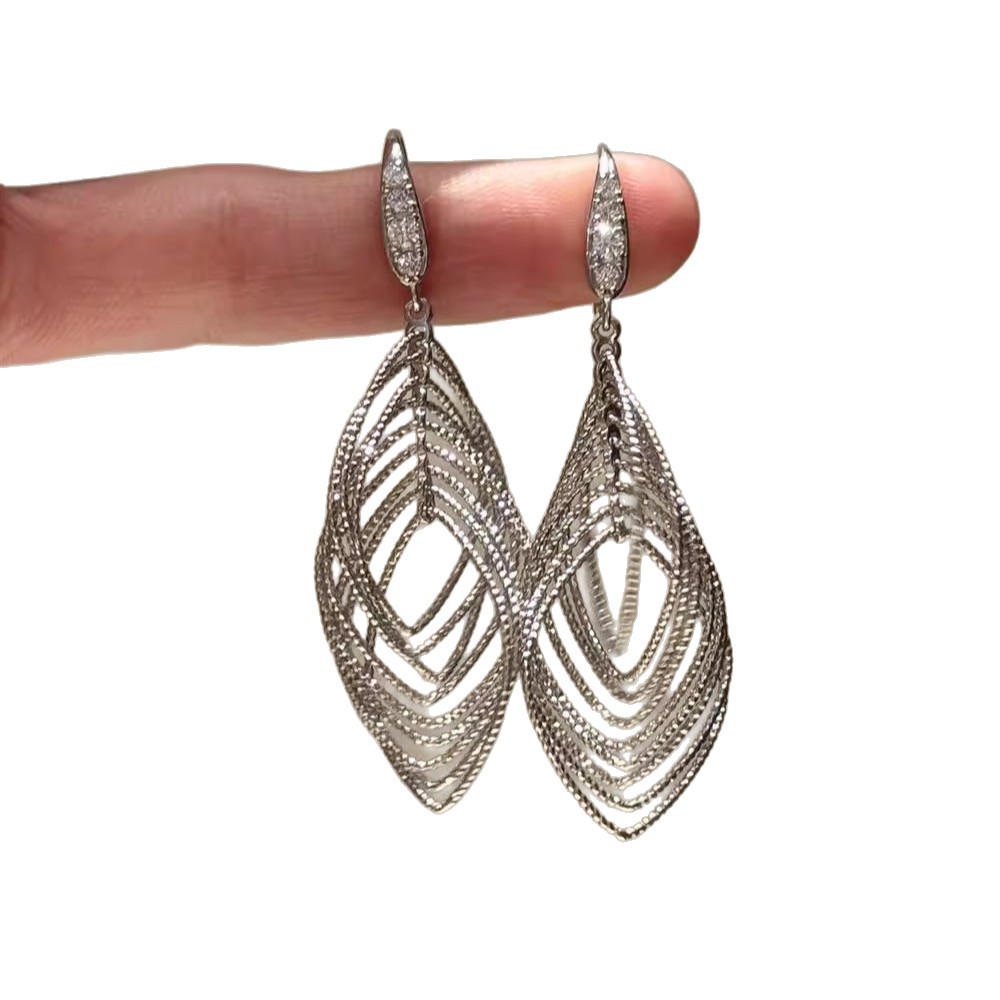 Metal Zircon Oval Hollow Ear Hook Minimalist Style Personality Trend Versatile Light Luxury High-end Feel Earrings for Women - view 6