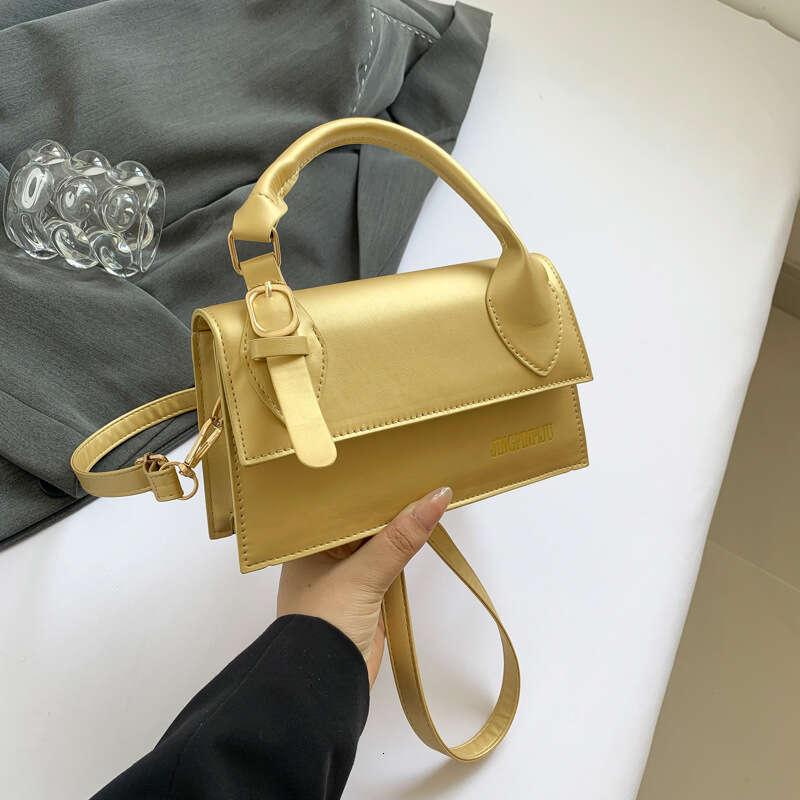 Fashionable Large Capacity Single Shoulder Handbag Simple Fashion Small Square New Summer Niche Crossbody Bag