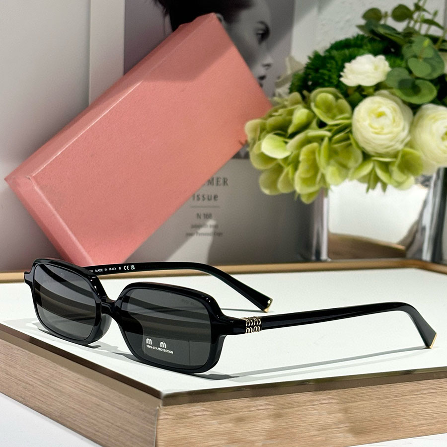 Designer Sunglasses for women classic small face Rectangle Square fashion drive Travel photography trend gift glasses Beach shading