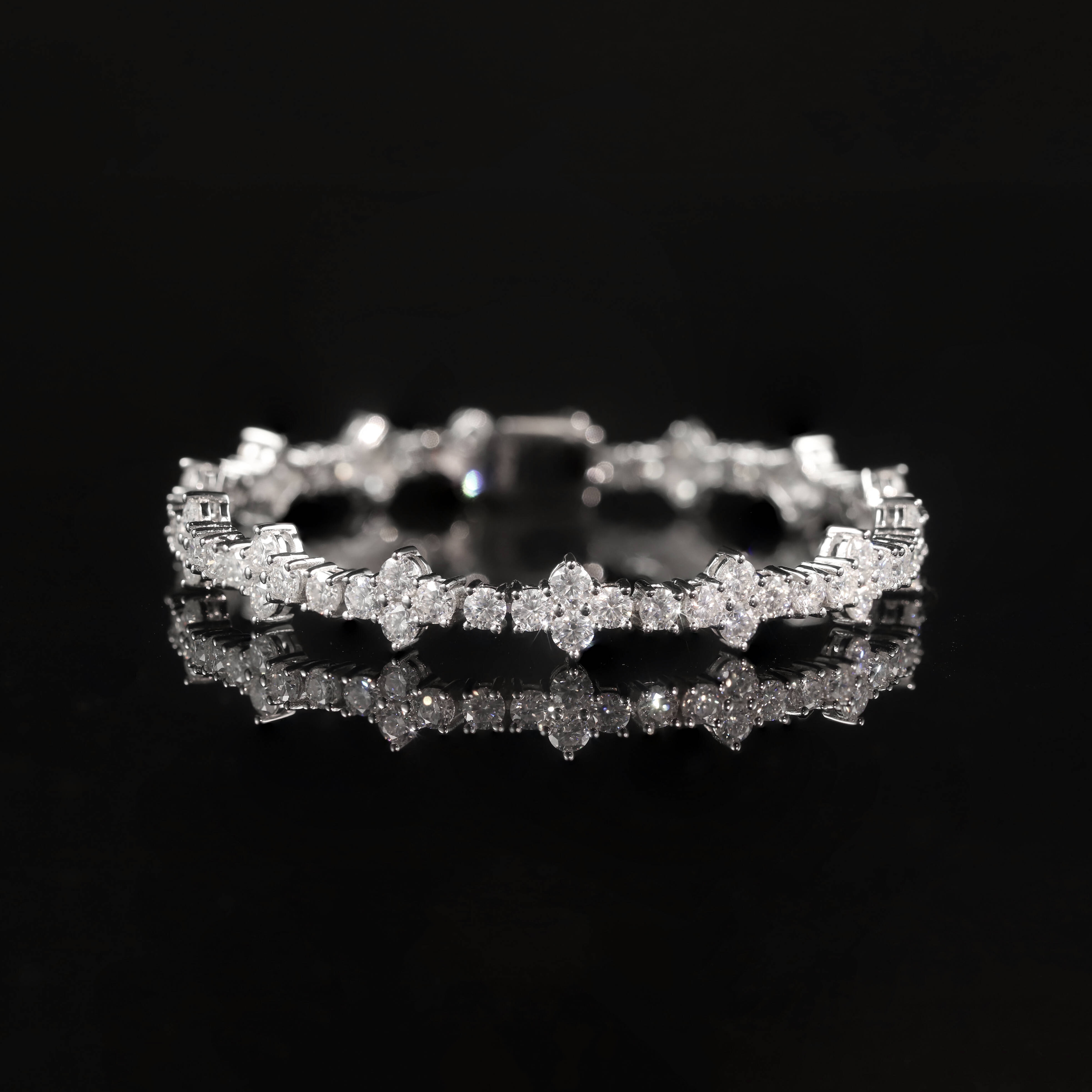 Abiding New Alternating Bracelet Design 10K 14K White Gold VVS Moissanite Iced Out Four Leaf Clover Cross Tennis Bracelet