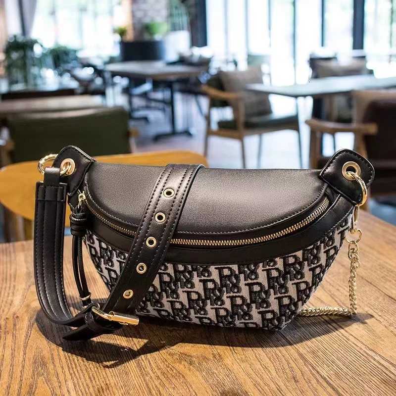 2025 new womens bag casual saddle fashion waist bag dumpling versatile messenger womens breast bag trendT251204