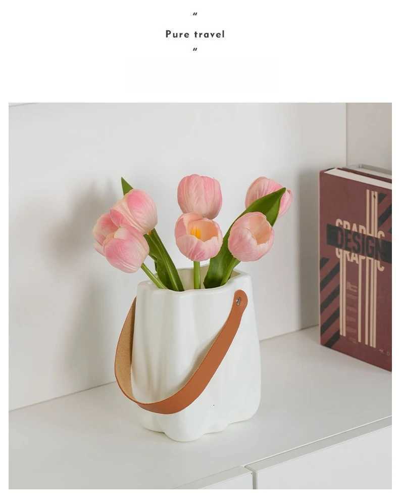 Nordic-style creative plastic handbag vase suitable as a container for dried flowers or fresh flowersChristmas gift H251204