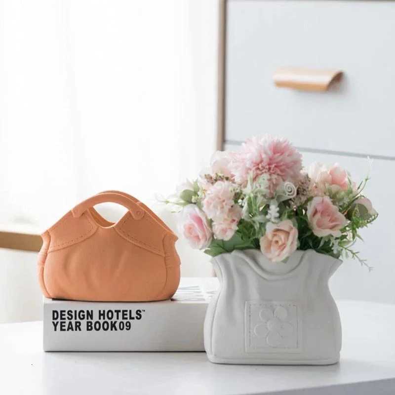 Ceramics Vase He Decor Handbag Flowers Vases Ro Decor Matte Plant Pot Statue Scpture He Decoration Accessories H251204