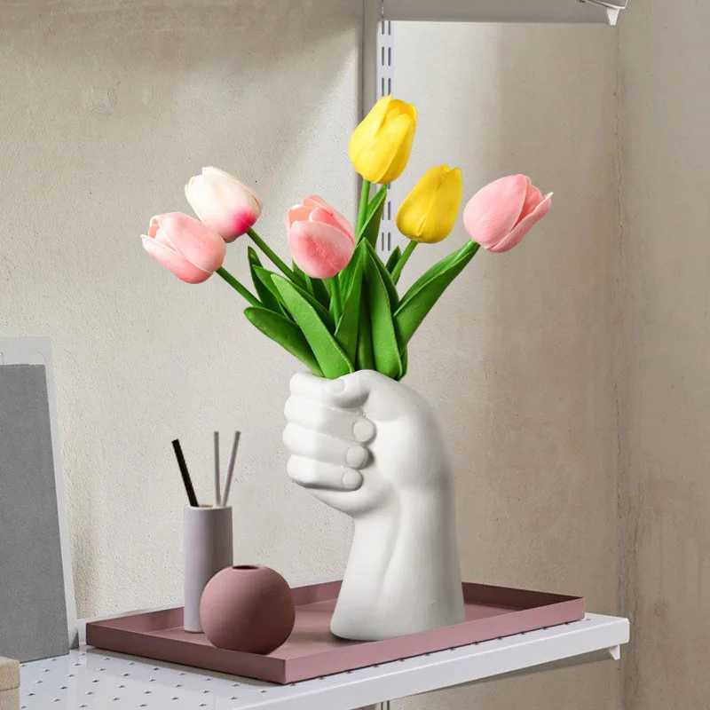 Creative Fist Vase Ceramic Hydroponic Vase Dried Flower Decoration Flower Arrangement He Decor Desktop Art Ornament H251204