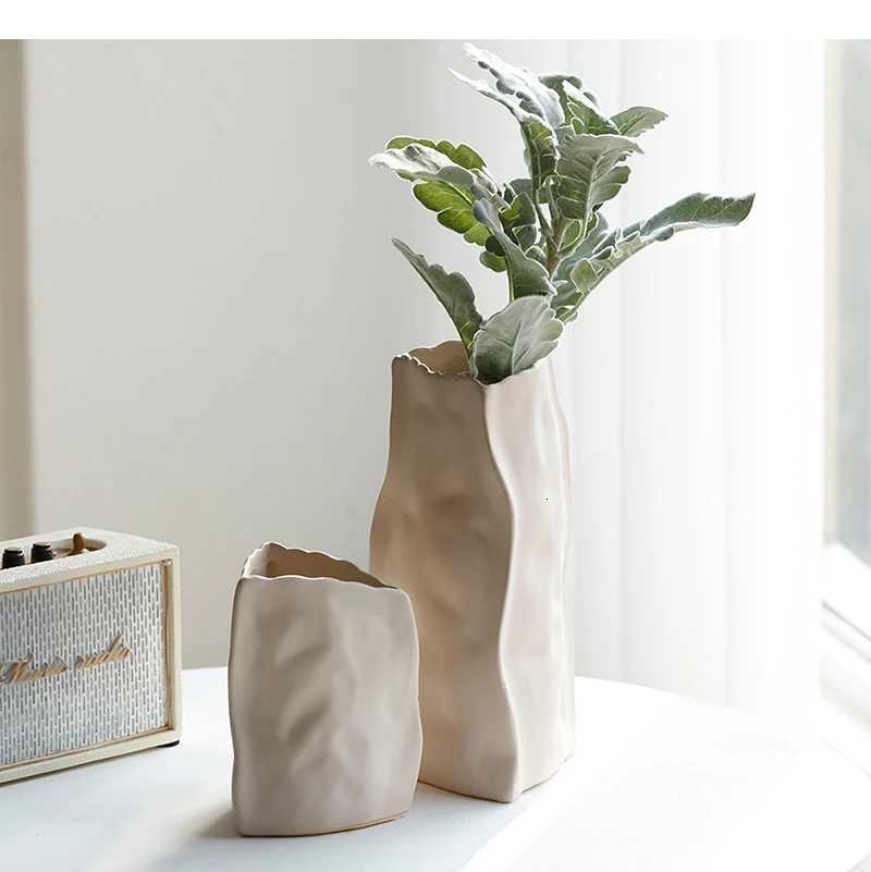 Irregar Pleated Art Ceramic Vase Handmade Porcelain Ornaments Flower Arrangement Coordination He Decoration H251204