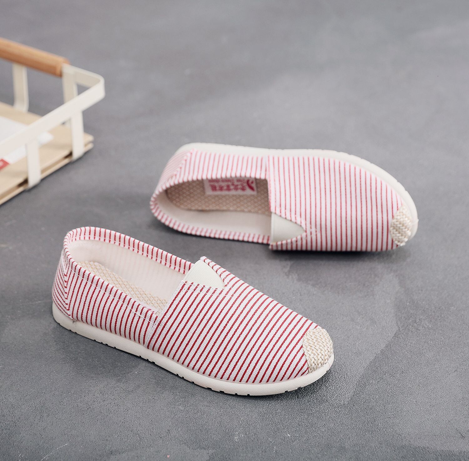 25 New Spring and Autumn Old Beijing Cloth Shoes Casual Canvas Shoes Slip-On Women's Shoes Non-Slip Soft Sole Versatile Women's Shoes