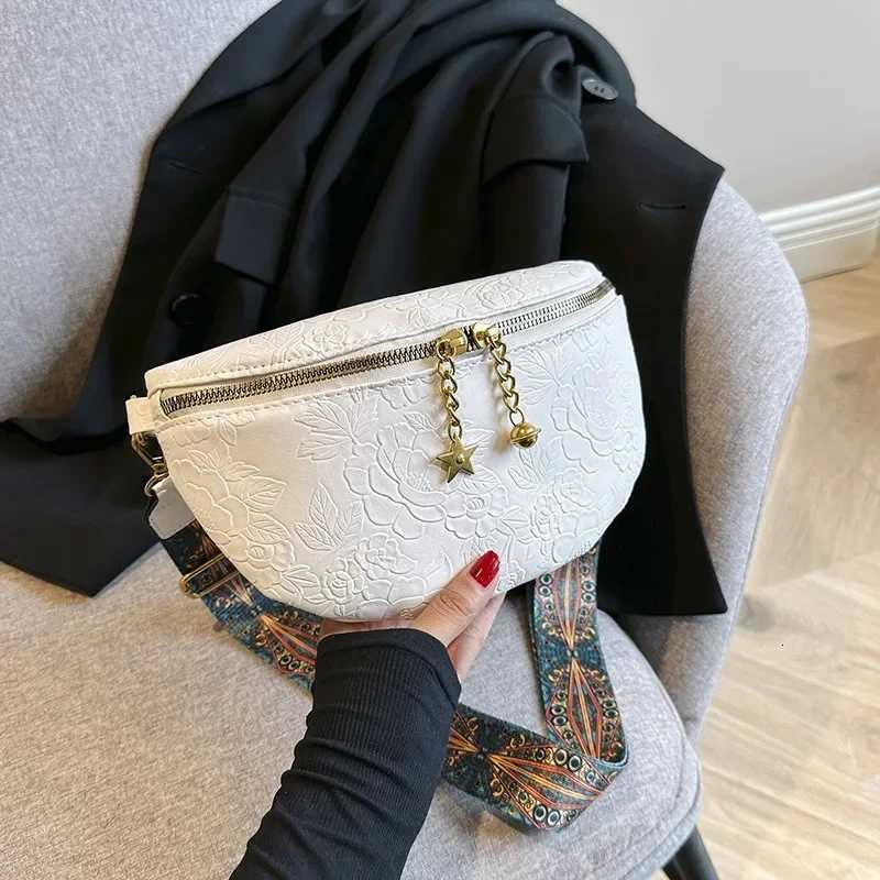 Elegant Emboss Flower Pattern Fanny Packs For Women Luxury Chain Zipper Waist Bags Female Waist Pack Ladies Crossbody Chest BagT251204