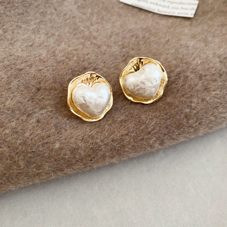 16K Real Gold Plated Silver Needle Heart Pearl Autumn Winter High-end Elegant Light Luxury Niche Earrings for Women - view 5