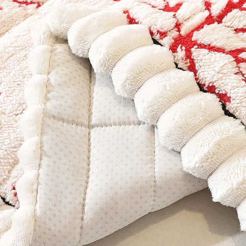 Festive Snowflake Flannel Sofa Cushion Autumn/winter Seat Cushion for New Year Non-Slip Stain-Resistant Furniture Protector M251204 - view 6