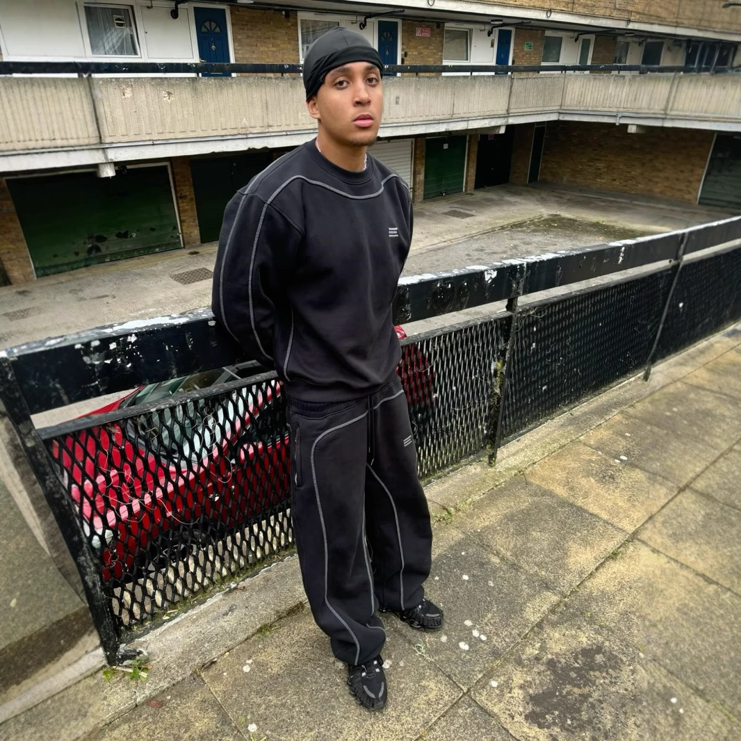 Y2K Streetwear embroidered cuffed sweatpants men's designed round neck loose hoodie versatile casual sportswear set Clothes