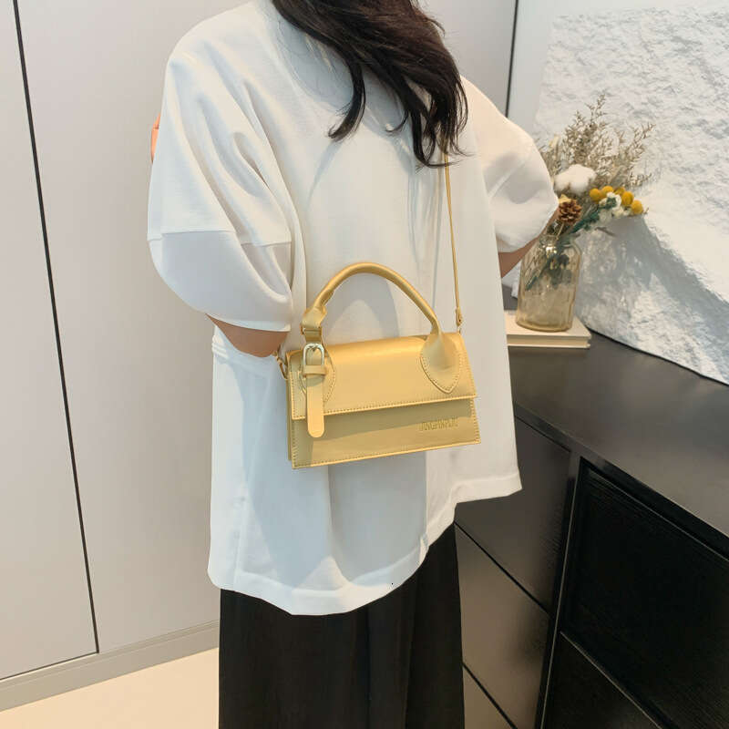 Fashionable Large Capacity Single Shoulder Handbag Simple Fashion Small Square New Summer Niche Crossbody Bag