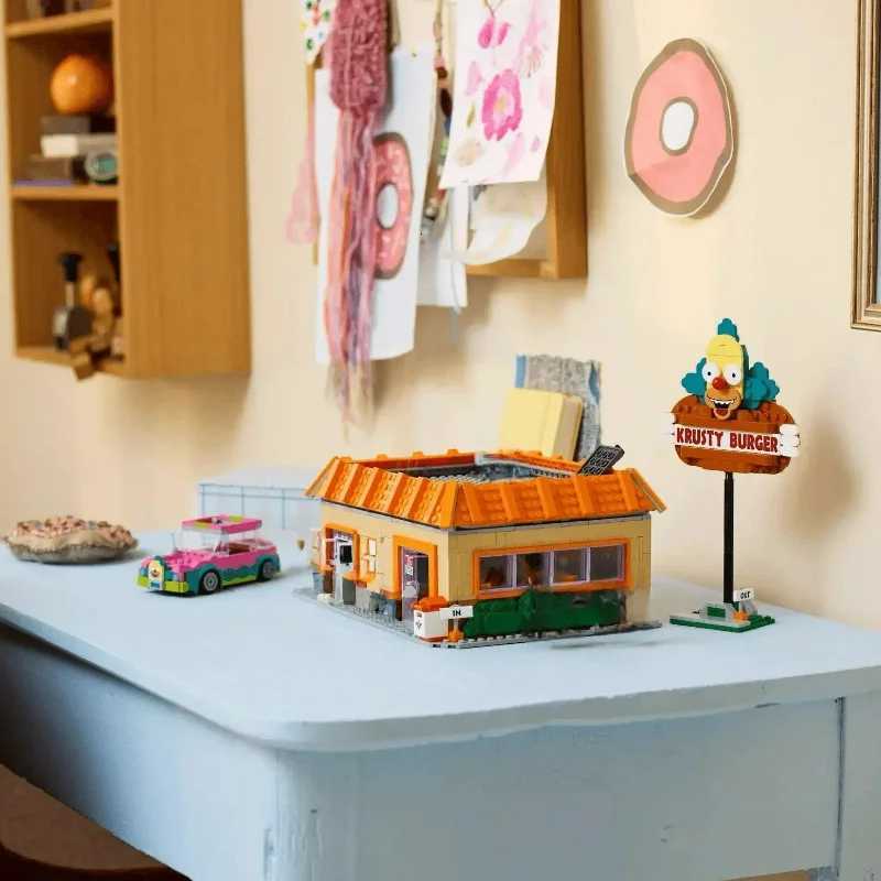 IN STOCK 1635pcs MOC City Krusty Burger Construction Model Bricks Fit 10352 for Children Christmas Gift Set Y251204