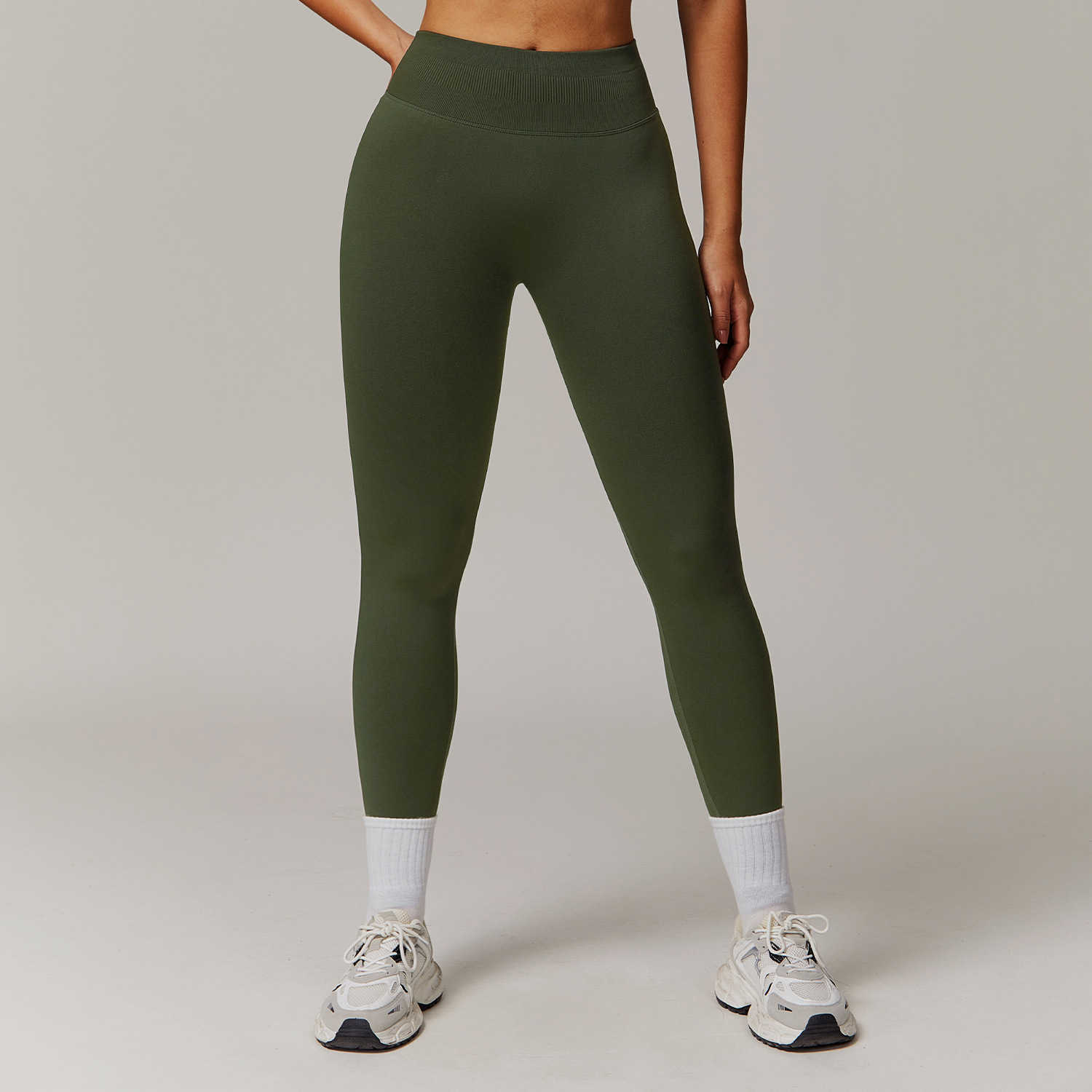 European and American peach hip seamless waist-cinching yoga pants for women to wear outside for running and fitness dry-fit exercise pants L251204