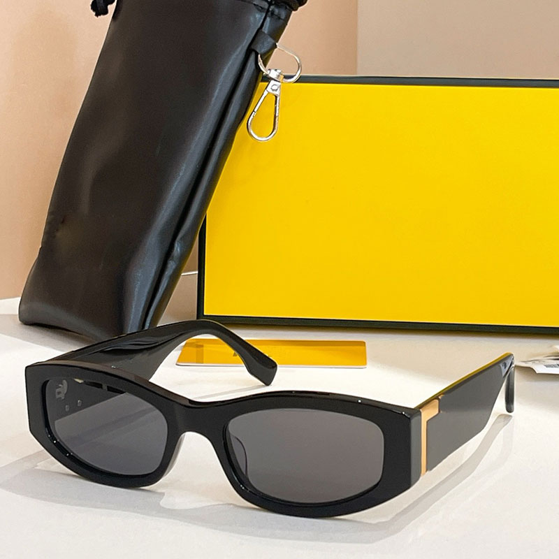 Designer Women Fashion Sunglasses Rectangular Frame 40199 Acetate Fiber Frame lady Cat Eye Sunglasses Legs Inlaid with Gold Metal Logo UV400 Protection