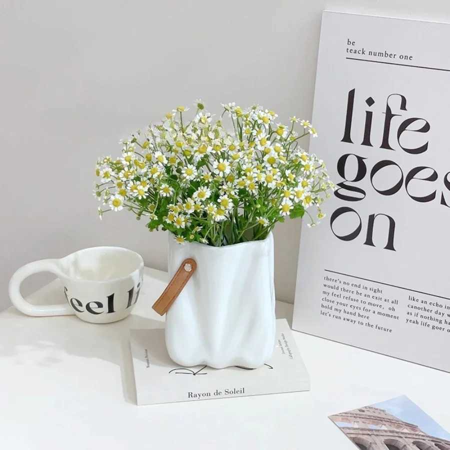 Ceramic Vase Simple Hand-held Hydroponic Flower Arrangement Dining Ro Desktop Christmas Coffee Shop Dried Flower Decoration H251204