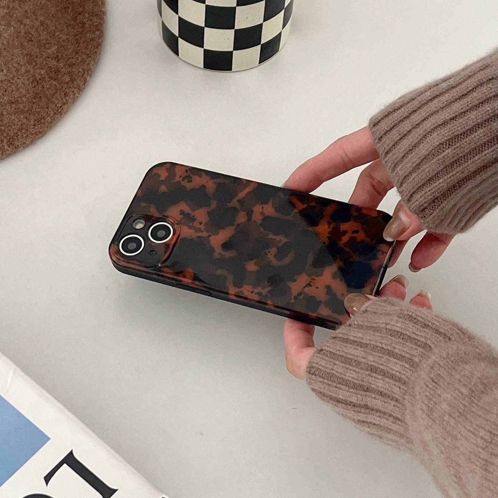 Stylish Dark Color Tortoiseshell Amber Soft Glossy Cover Case for iPhone 16 15 14 13 12 11 Pro Max Plus H251203