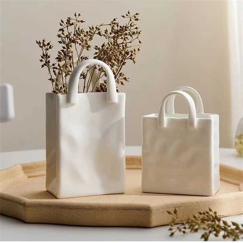 Ceramic Vase Wrinkled Paper Bag Design White Minimalist Modern Luxury Ungla Porcelain He Decor Gift For Living Ro Bedro H251204