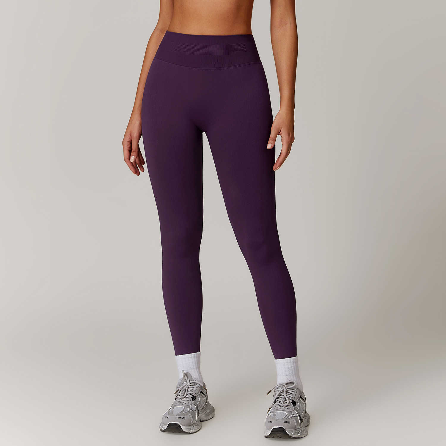 European and American peach hip seamless waist-cinching yoga pants for women to wear outside for running and fitness dry-fit exercise pants L251204