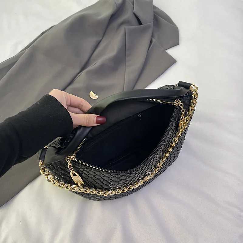 Woven pattern Waist Bag Women Chain Fanny Pack High Quality Chest Bag Fashion Shoulder Bag Female Purses Designer Crossbody BagsT251204