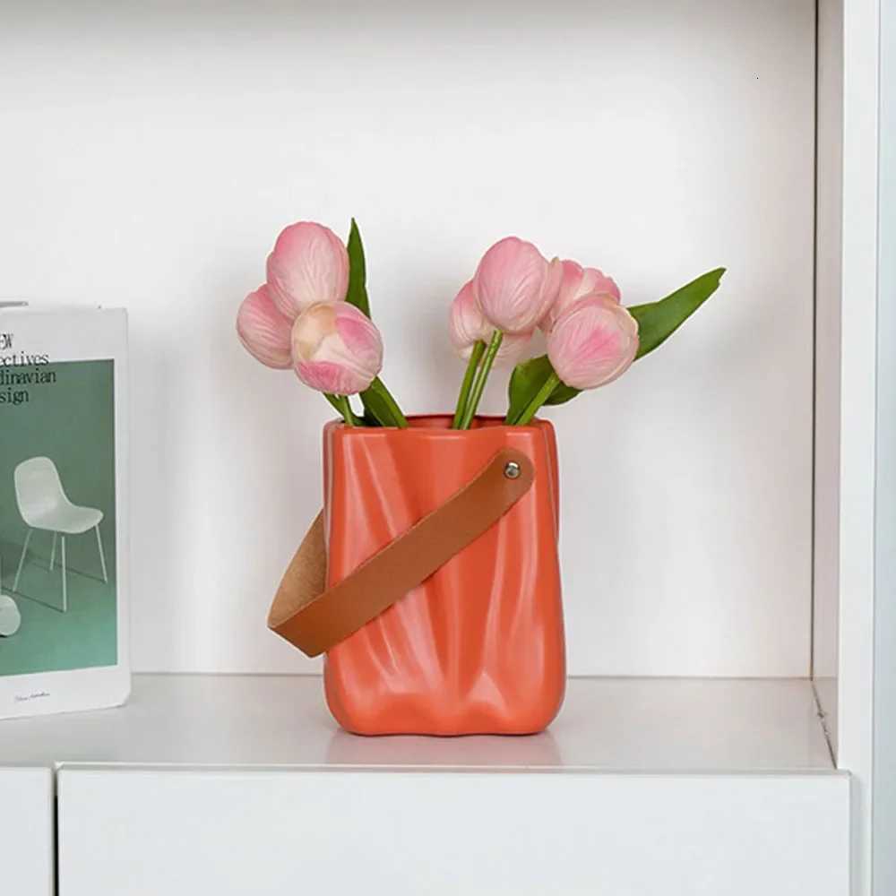 Modern Decorative Vase Handbag Ceramic Vase Decoration He Flowers for Decor Table Decoration Accessories Ro decor Vase Gift H251204