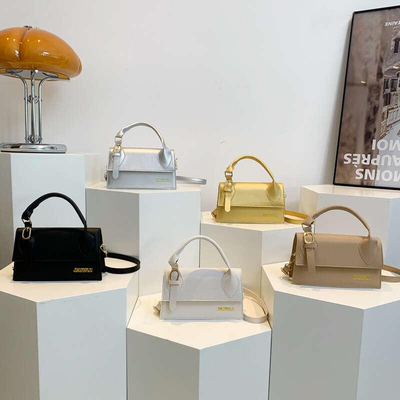 Fashionable Large Capacity Single Shoulder Handbag Simple Fashion Small Square New Summer Niche Crossbody Bag