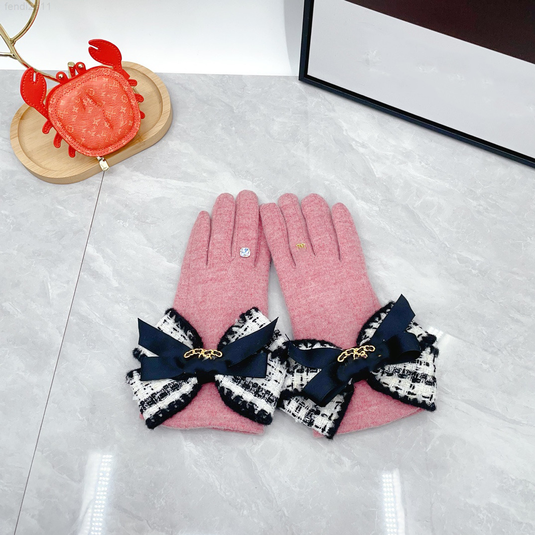 Five Fingers Gloves Luxury Gloves Designer Five Fingers Gloves Women Leather Designer Warm Winter For Solid Color Autumn And Fleece women gloves Christmas gift